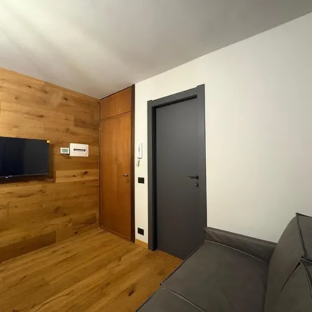 Wood House Apartment *