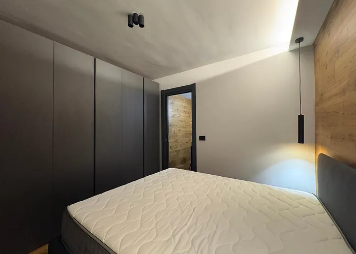 Wood House Apartment *